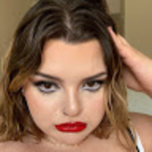 Meet your Posher, Ellie - Picture 1 of 1